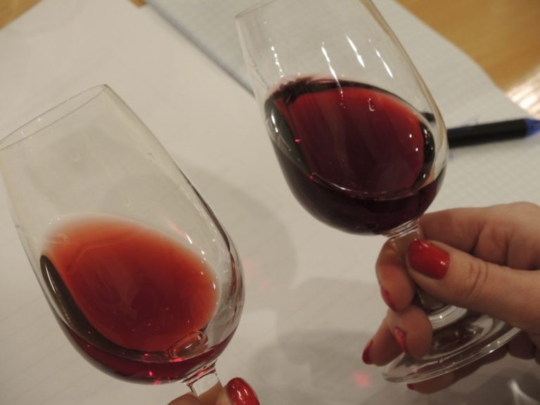 Ocena degustacyjna wina w praktyce winiarskiej